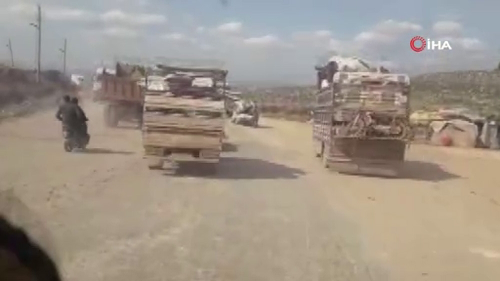 Avrupa’ya gitmek isteyen Suriyeliler sınır bölgelerinde toplandı