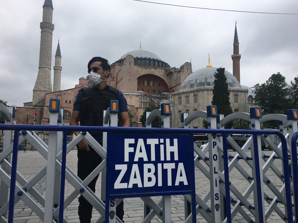 Ayasofya Camii’nde geniş güvenlik önlemleri