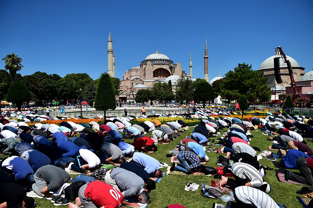 Ayasofya-i Kebir Cami-i Şerifi İngiliz basınında geniş yankı buldu
