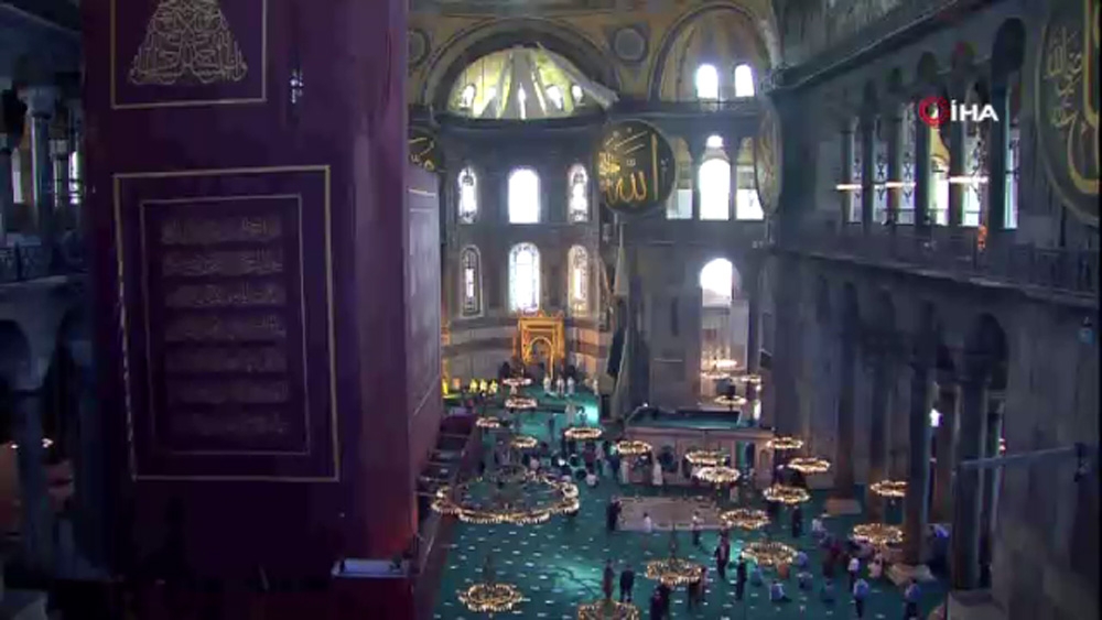 Ayasofya-i Kebir Cami-i Şerifi’nde namaz öncesi Kur’an-ı Kerim tilaveti