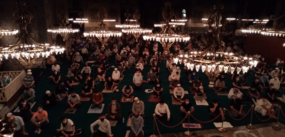 Ayasofya-i Kebir Cami Şerif-inde sabah namazı yoğunluğu yaşandı