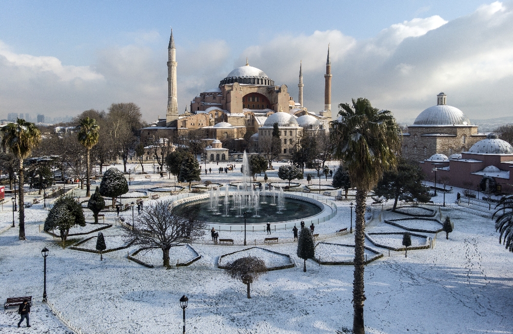 Ayasofya-i Kebir Camii Şerifi’nde kartpostallık manzara