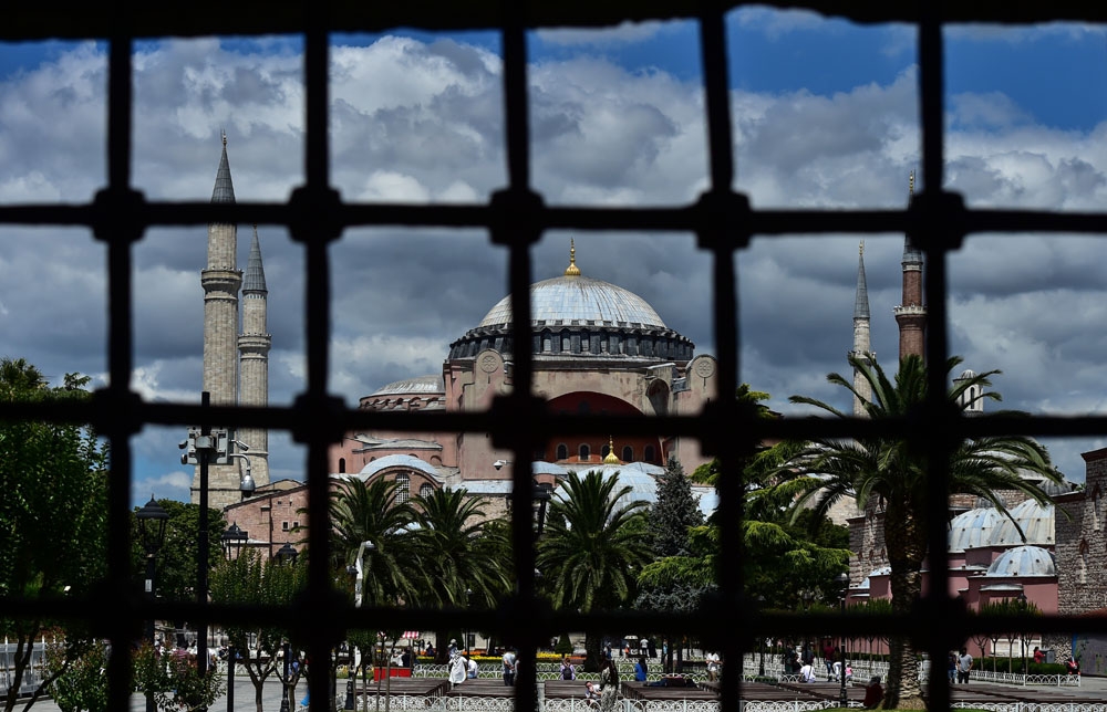 Ayasofya’ya yerli ve yabancı çok sayıda basın mensubu ilgisi