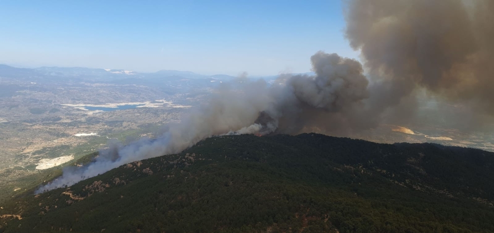 Aydın’dan Muğla’ya sıçrayan yangın devam ediyor