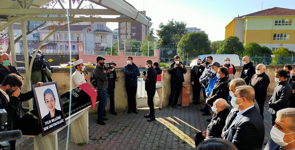 Aylin Sözer son yolculuğuna uğurlandı
