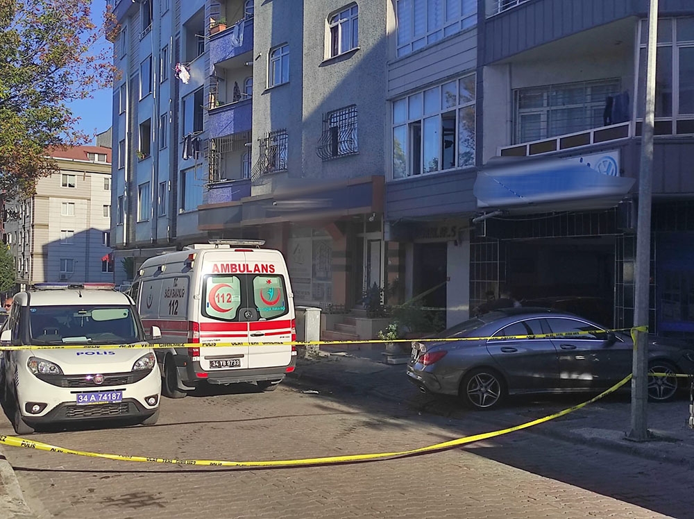 Aynı evde kalan 5 kişi kavga etti: 1 ölü, 1 yaralı
