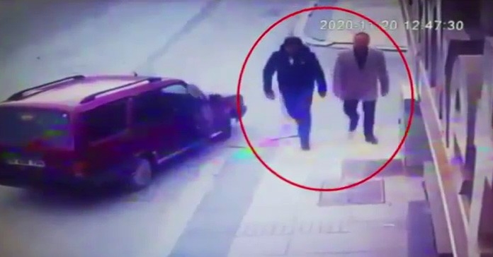 Ayrıldığı erkek arkadaşından para almak için iş yerini kurşunlattı