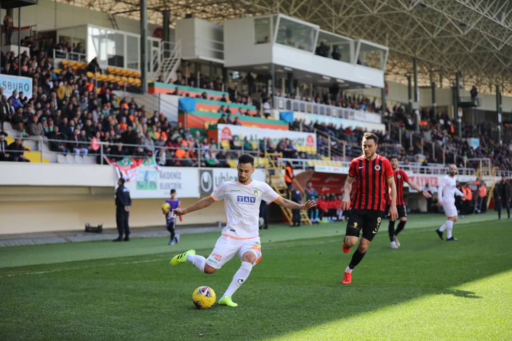 Aytemiz Alanyaspor: 0 - Gençlerbirliği: 0 (İlk yarı)