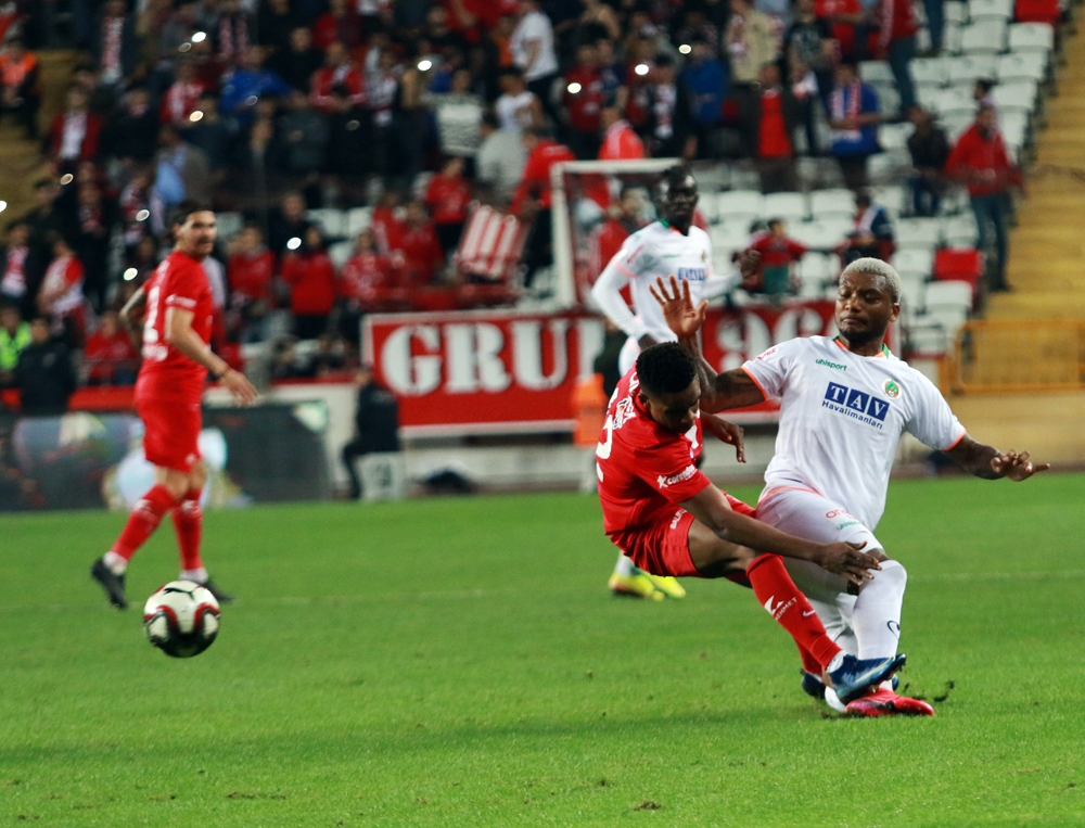 Aytemiz Alanyaspor kupa yolunda ilk galibiyeti aldı