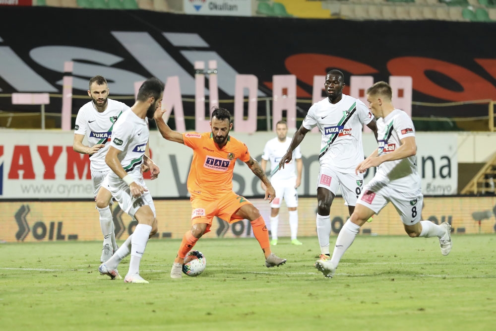 Aytemiz Alanyaspor son anda gelen golle üstünlük sağladı