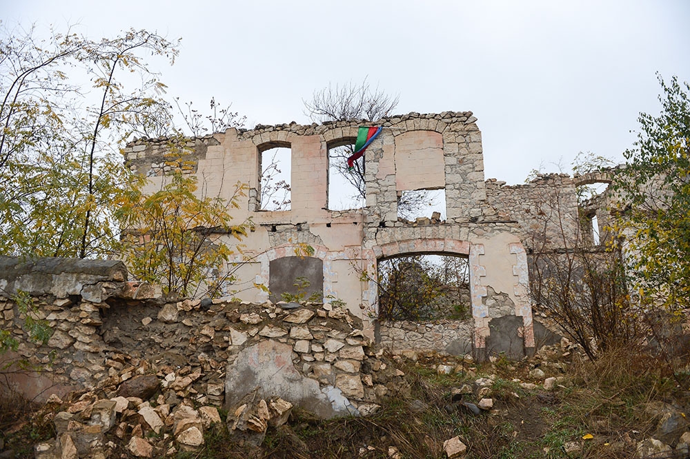 Azerbaycan Cumhurbaşkanı Yardımcısı Haciyev, işgalden kurtarılan Fuzuli kentinde