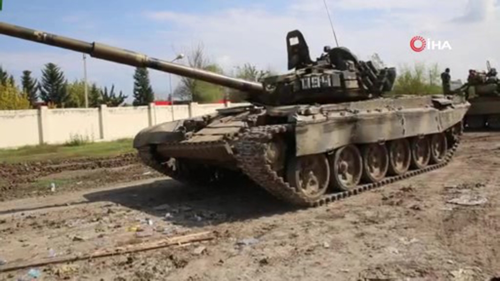 Azerbaycan, Ermenistan ordusunu ait çok sayıda tankı ele geçirdi