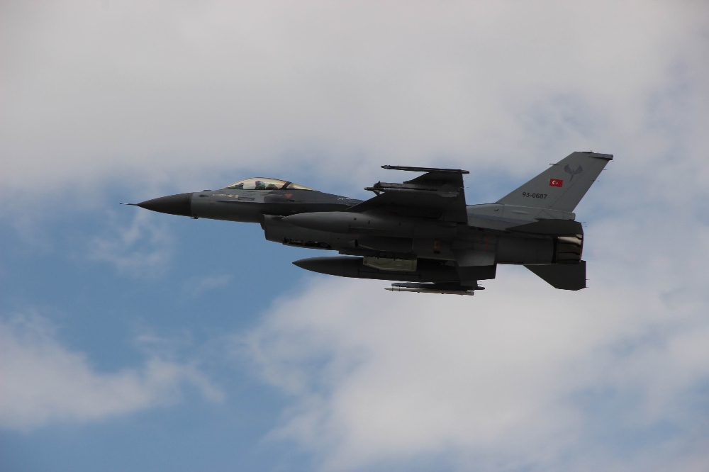 Azerbaycan, Ermenistan’ın F-16 iddiasını yalanladı