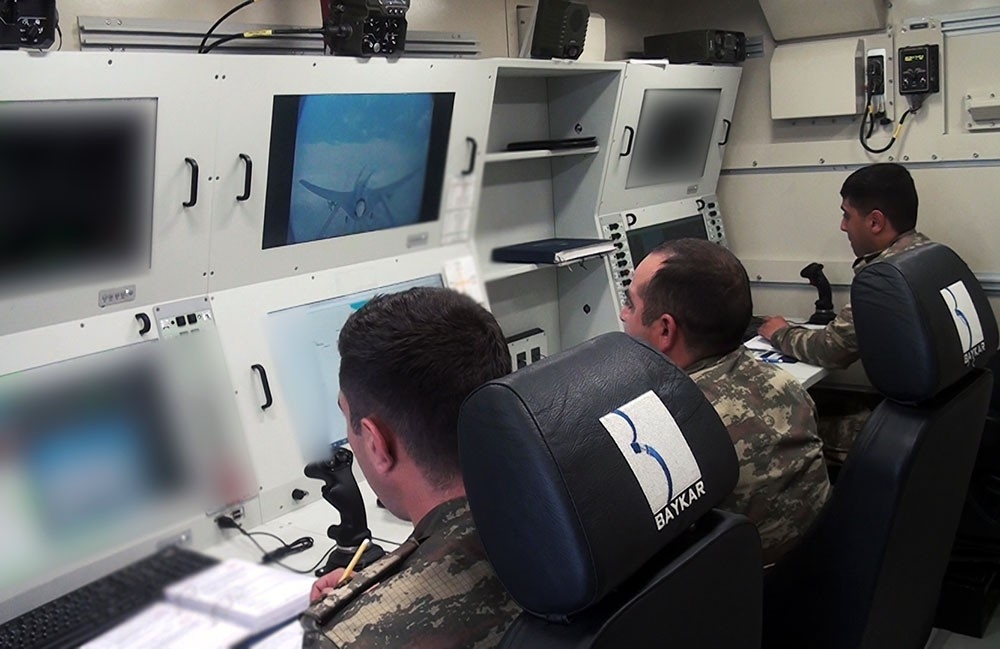 Azerbaycan ordusundan Bayraktar TB2’li tatbikat