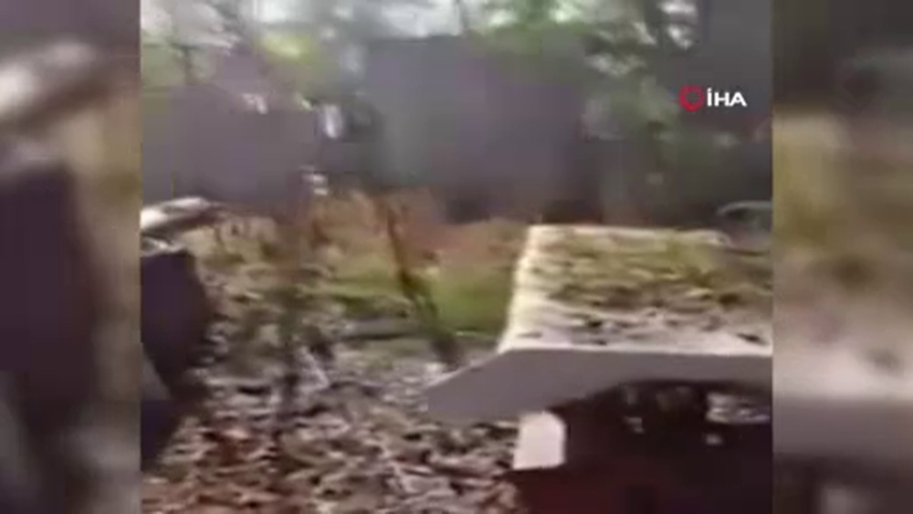Azerbaycanlı asker 28 yıl sonra Şuşa’daki evini buldu