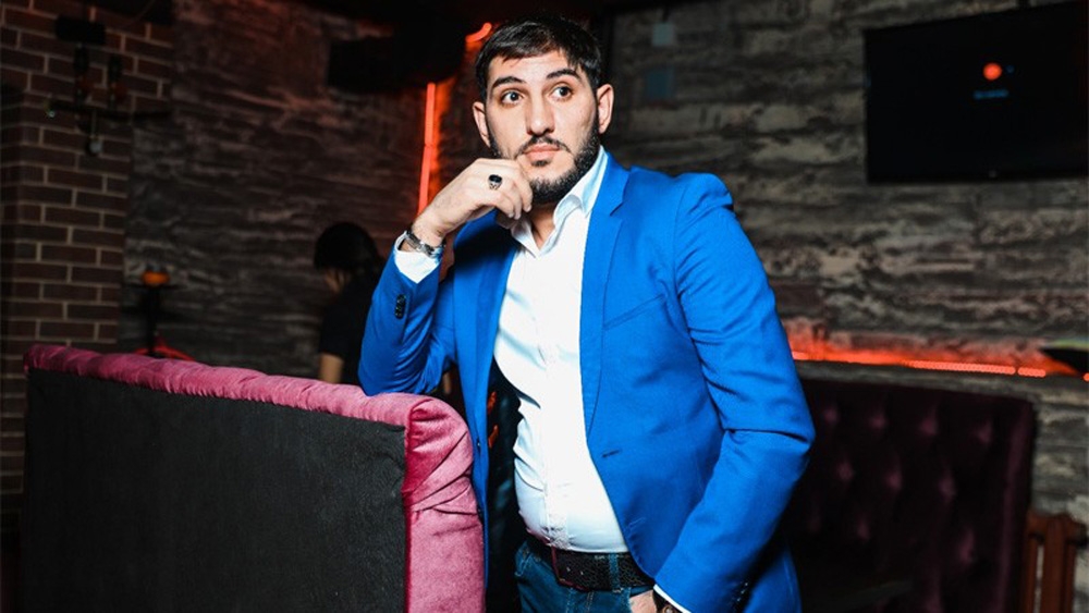 Azeri sanatçının Qemli Qemli şarkısı 8 milyon izlendi