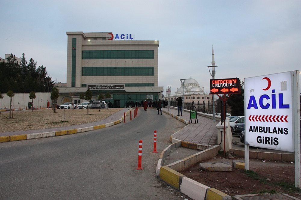 Baba evine sığınan eşini öldürdü, oğlu, baldızı ve yeğenini yaraladı