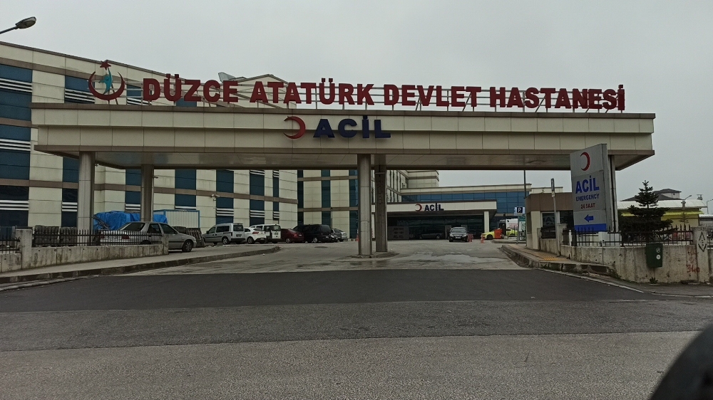 Baba korona virüs şüphesiyle gözetim altına alınan kızını kaçırmaya çalıştı