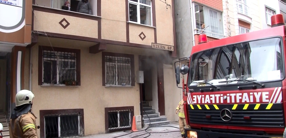 Baca yüzünden yangın çıktı, apartman sakinleri kavga etti