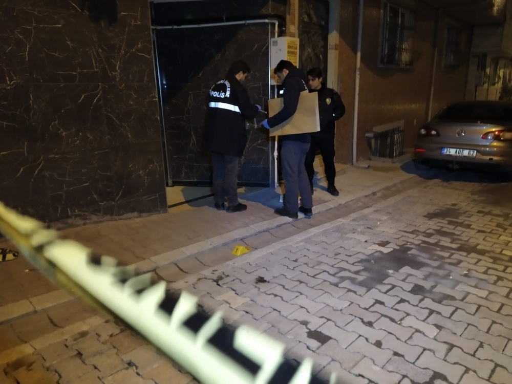 Bacağından vurdukları şahsı bagaja koyup kaçırdılar