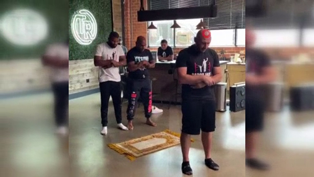 Badou Jack ve Mike Tyson beraber namaz kıldı