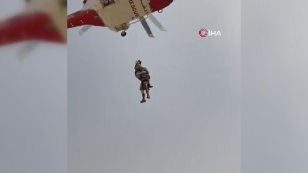 BAE’de dağda mahsur kalan İtalyan turist kurtarıldı