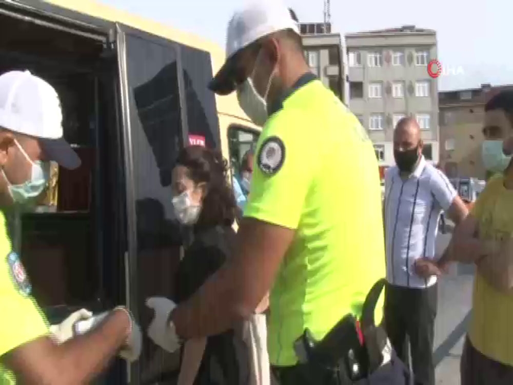 Bağcılar’da fazla yolcu alan minibüsçüye ceza