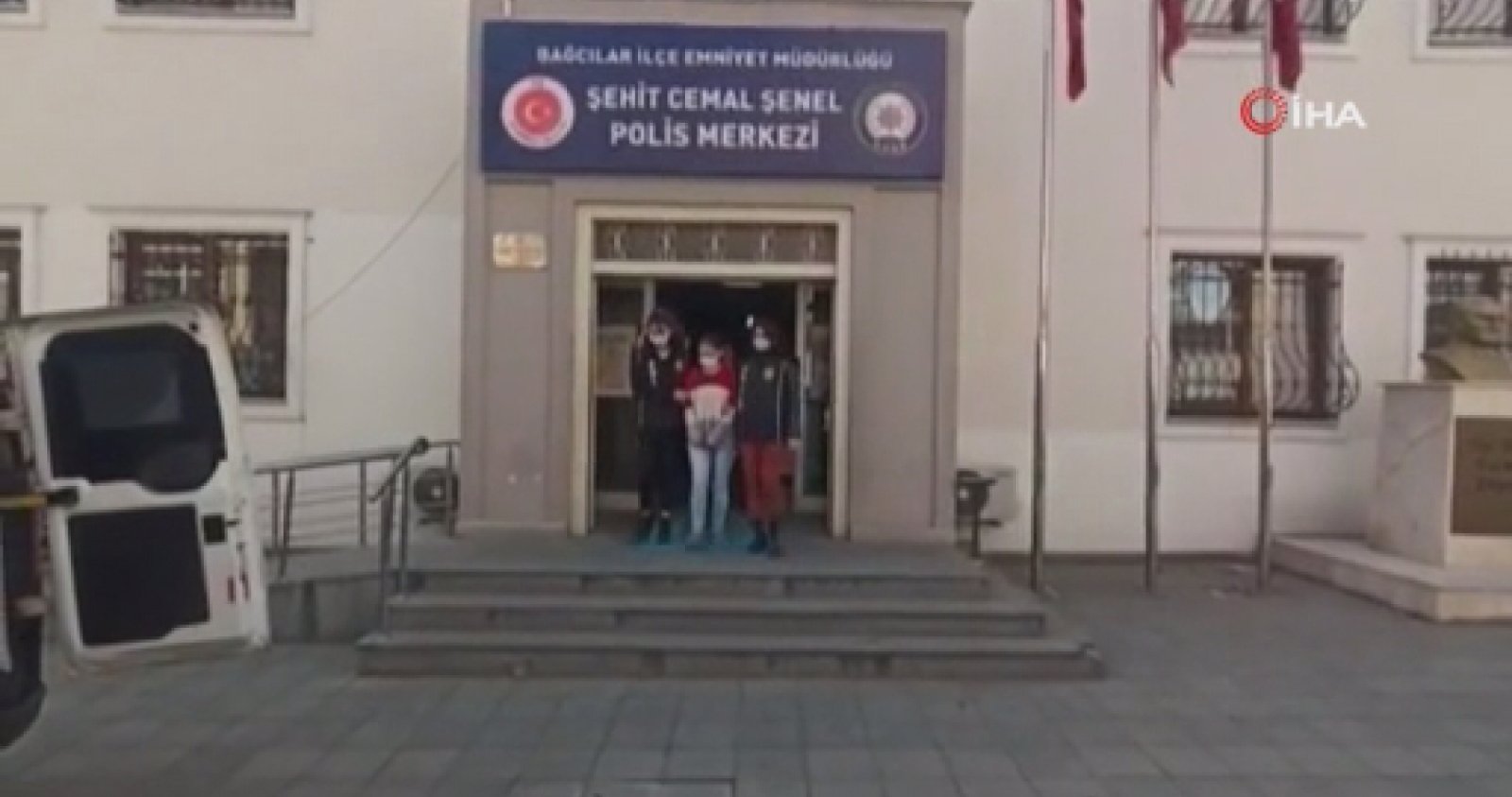 Bağcılar’da önce boğulmak istenen sonra yakılarak gasp edilen kadın hayatını kaybetti