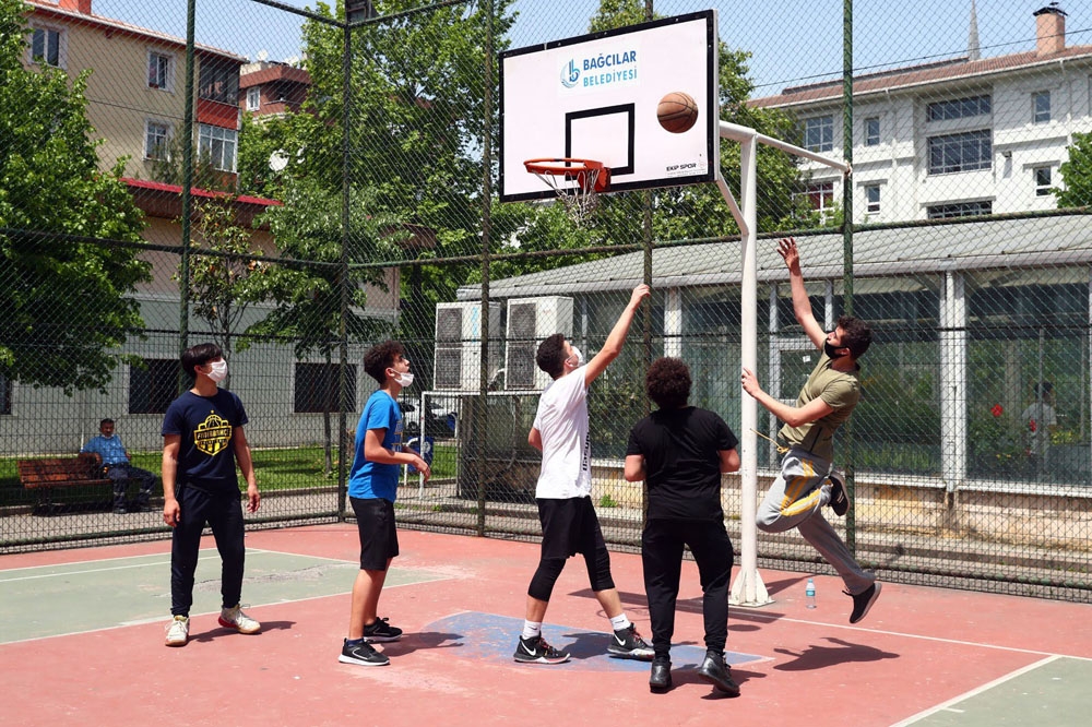 Bağcılar’da parklar gençlere kaldı