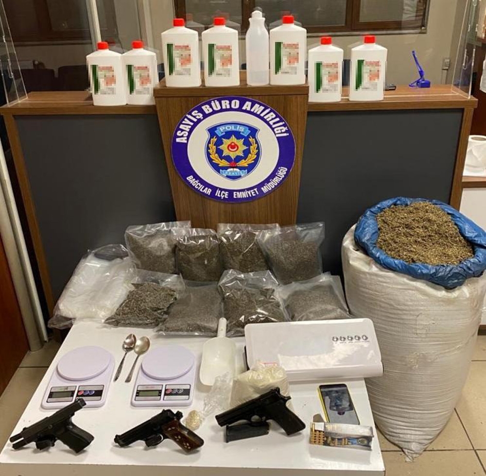Bağcılar’da uyuşturucu operasyonu: 22 kilo bonzai ele geçirildi