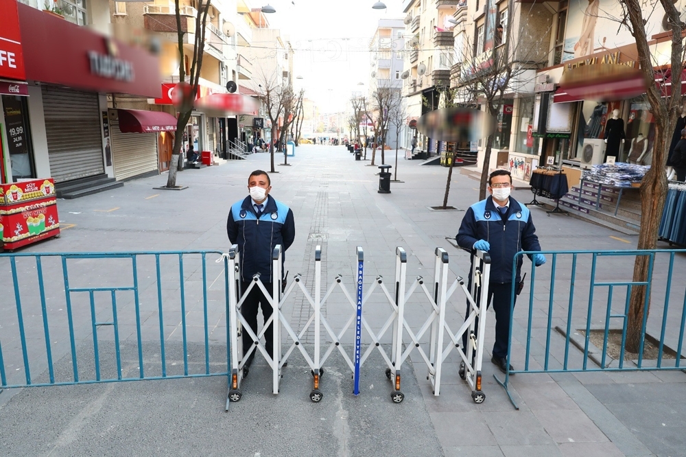 Bağcılar’da yürüyüş yollarına giriş-çıkış yasağının süresi uzatıldı