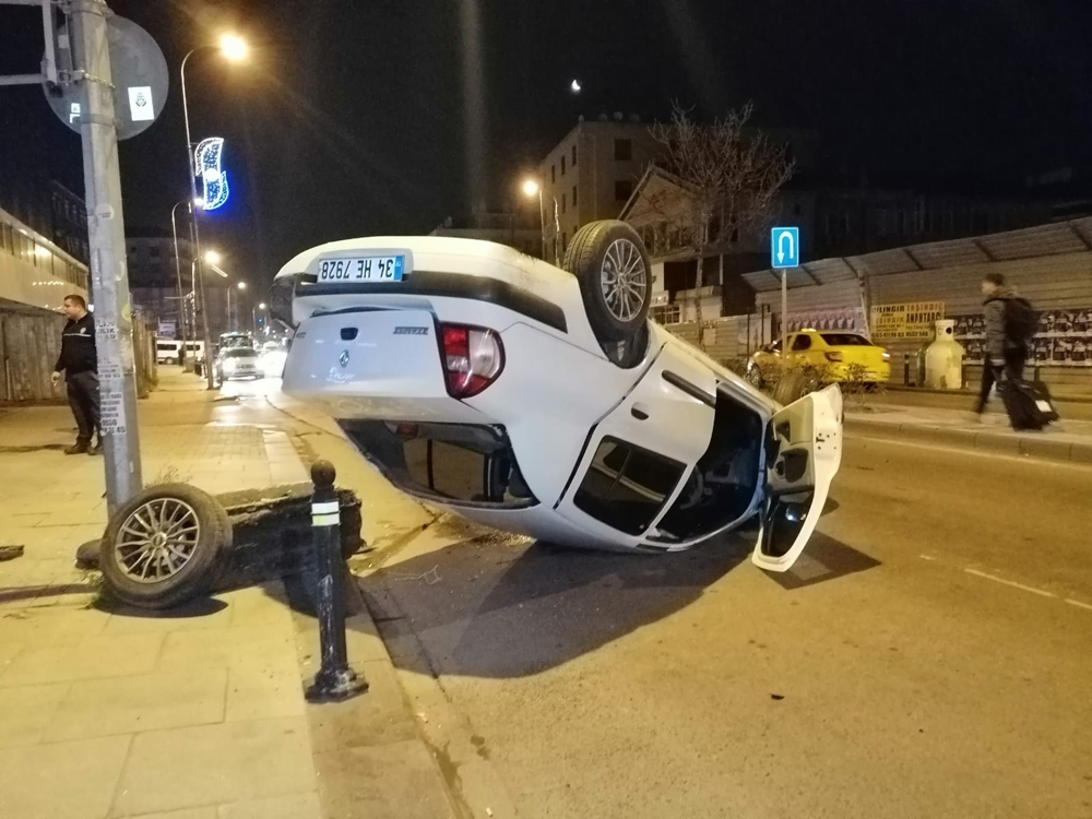Bağdat Caddesi’nde takla atan otomobil kamerada