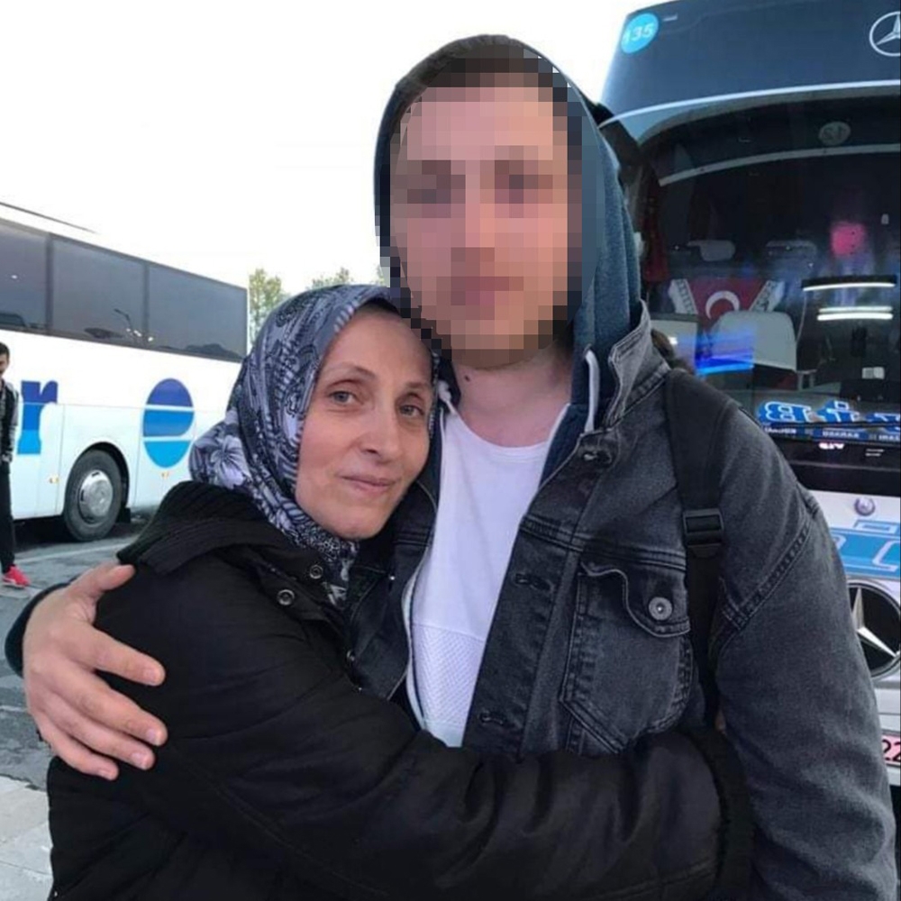 Bahçede gezen eşini domuz sanarak tüfekle öldürdü