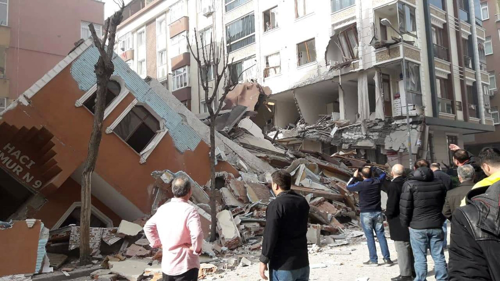 Bahçelievler’de 7 katlı bina çöktü