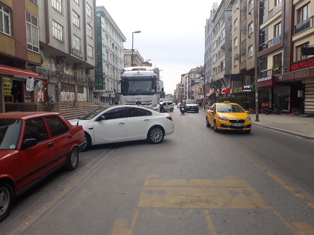 Bahçelievler’de dehşet: Kucağında bebek olan kadının üzerine araç sürdü