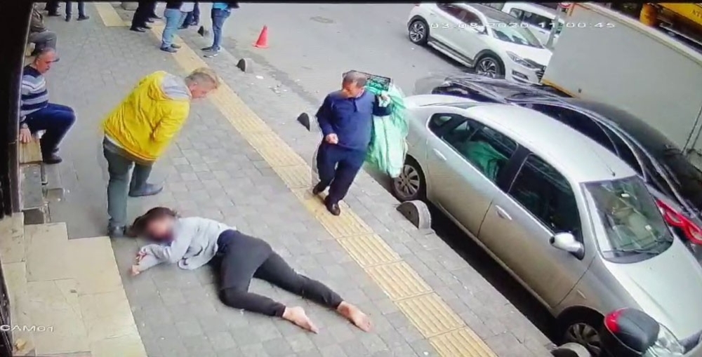 Bahçelievler’de genç kızın 2. kattan düştüğü anlar kameraya yansıdı