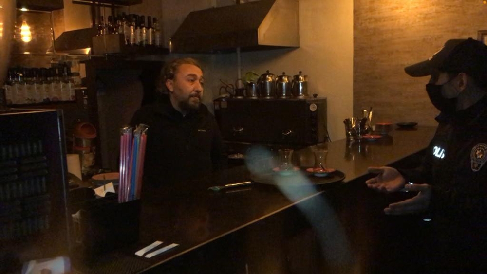 Bahçelievler’de kısıtlama saatlerinde açık olan kafe mühürlendi