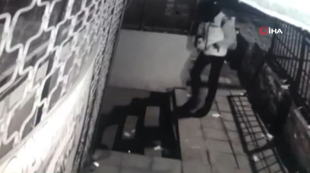 Bahçelievler’de kundaklama anları kamerada