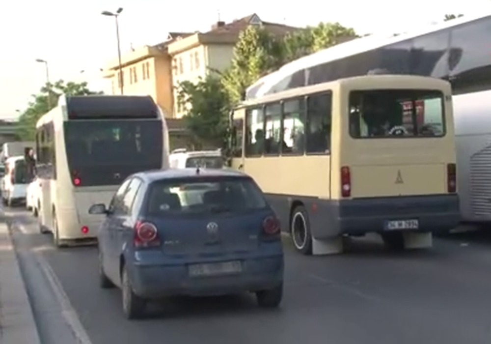 Bahçelievler’de minibüslerde korkutan görüntüler
