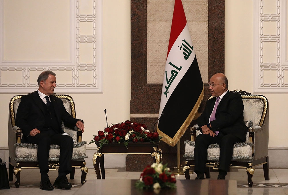 Bakan Akar, Irak Cumhurbaşkanı Salih ile görüştü
