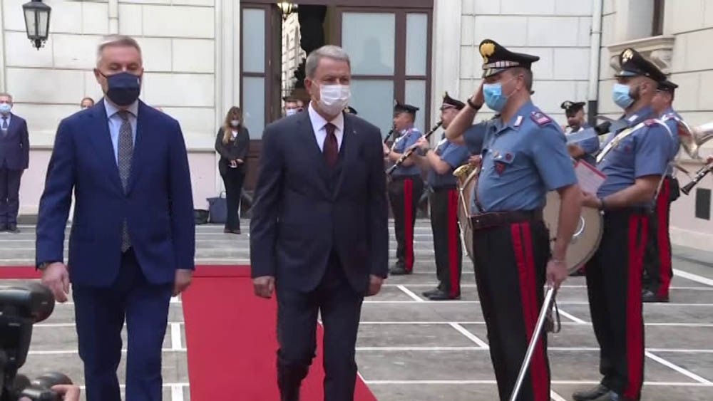 Bakan Akar, İtalya Savunma Bakanı Guerini’yle görüştü