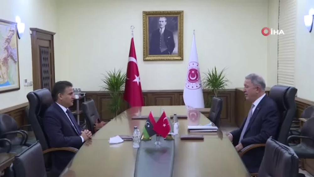 Bakan Akar, Libya Savunma Bakanı Namroush ile bir araya geldi