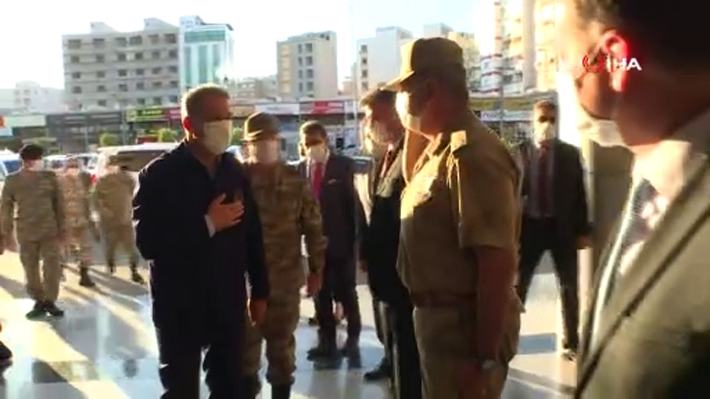 Bakan Akar Şanlıurfa Valisi Erin’i ziyaret etti
