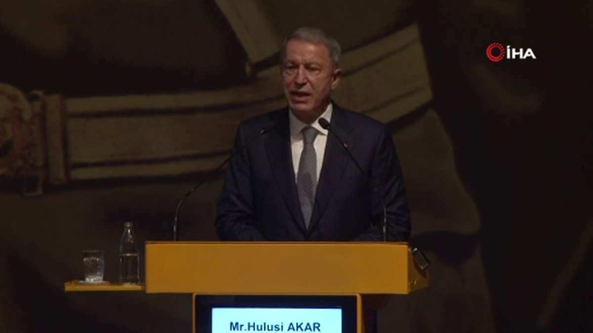 Bakan Akar: Türkiye terörle mücadelede yalnız bırakıldı