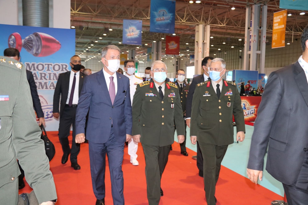 Bakan Akar ve komuta kademesinden Teknofest’e çıkarma