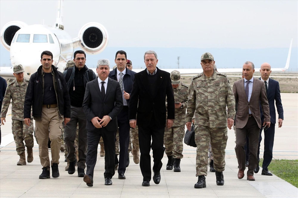 Bakan Akar ve Komutanlar sınırın sıfır noktasında