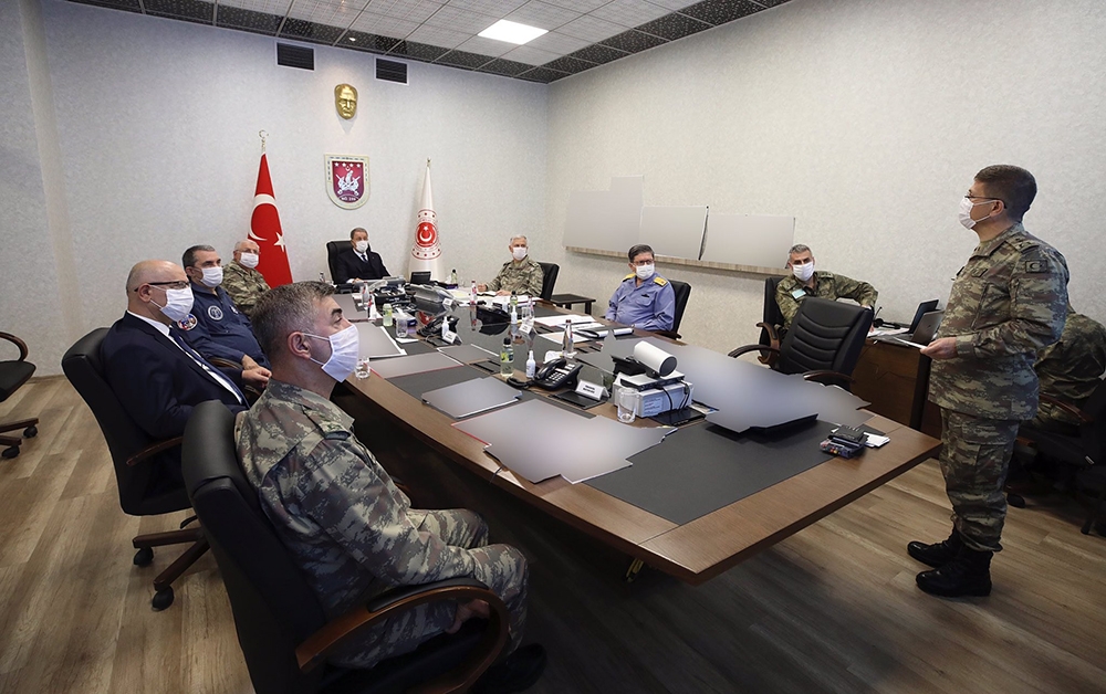 “Bakan Akar ve TSK Komuta Kademesi Harekat Merkezi’nde “