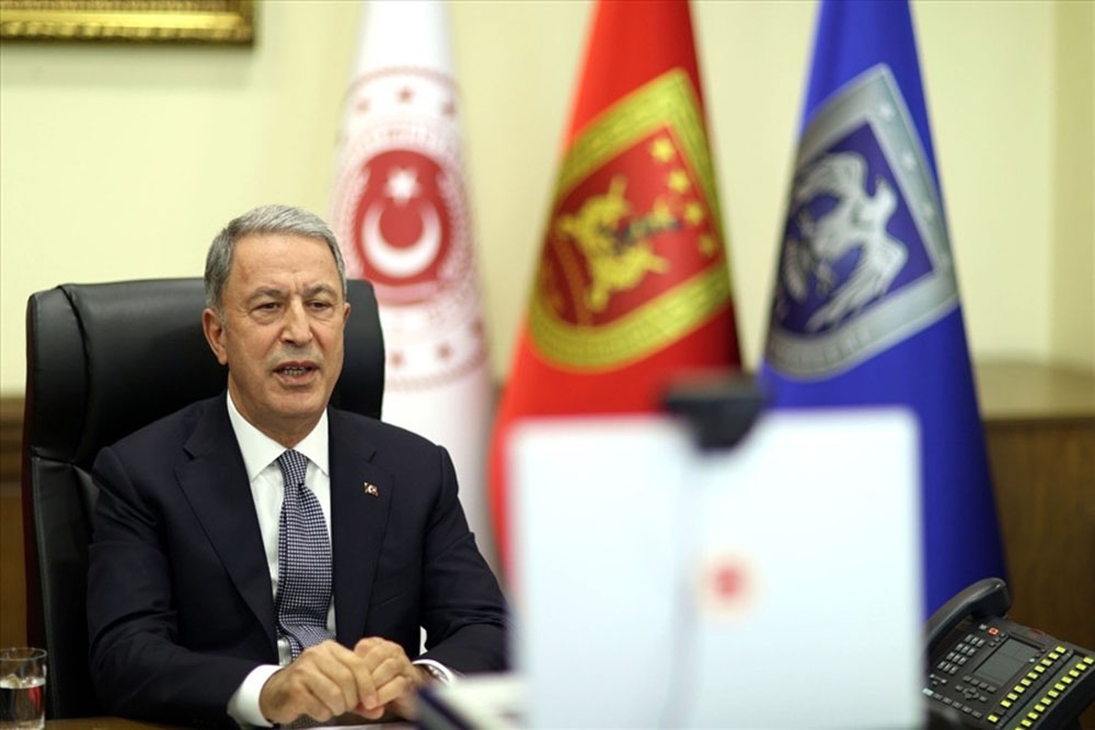 Bakan Akar, video konferans yöntemi ile birlik komutanları ile görüştü