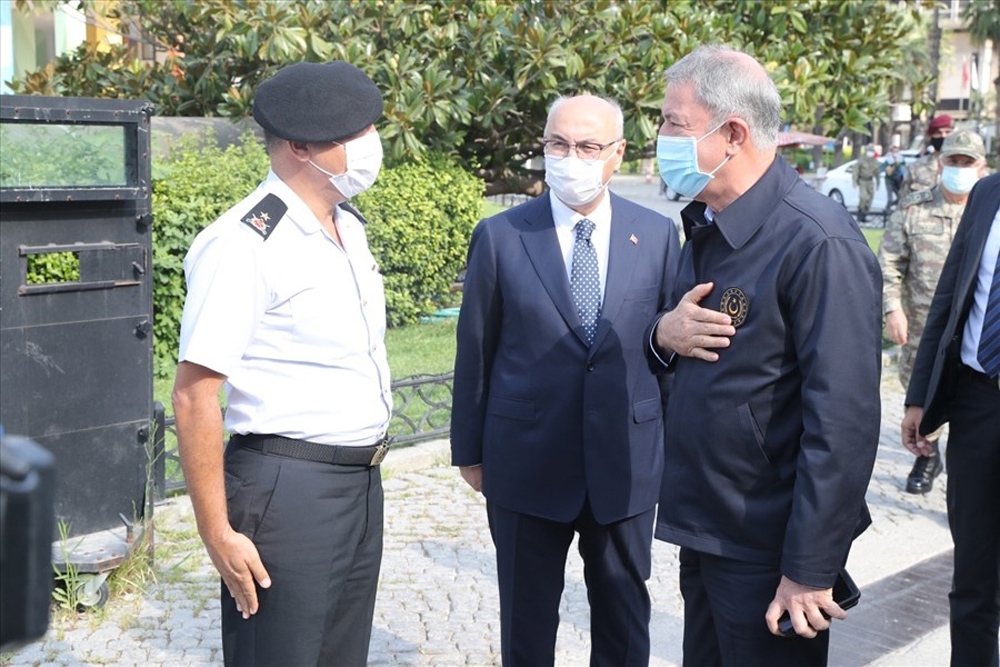 Bakan Akar’dan İzmir Valiliğine ziyaret