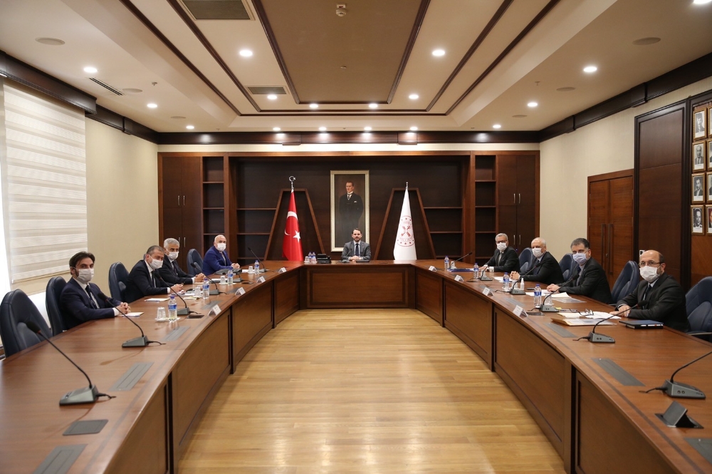 Bakan Albayrak, banka genel müdürleriyle görüştü
